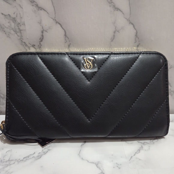 BRAND NEW VICTORIA'S SECRET BLACK WALLET - Picture 1 of 3